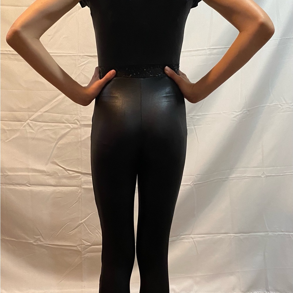Costume - Picture 2 of 2